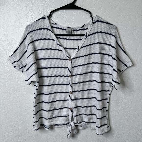 Paper Crane Tops - Women's Waffle Knit Short Sleeve V-Neck Button-Front Tie-Waist - XS
